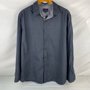 Robert Graham Long Sleeved Button Down Blue and Grey Shirt XL 17x34/35